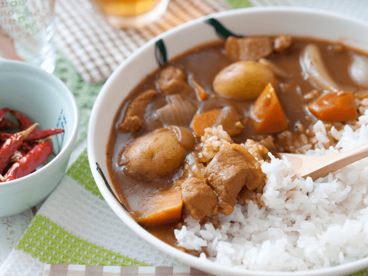 【ダイエット初心者必見】オススメな低糖質カレーが発売中!